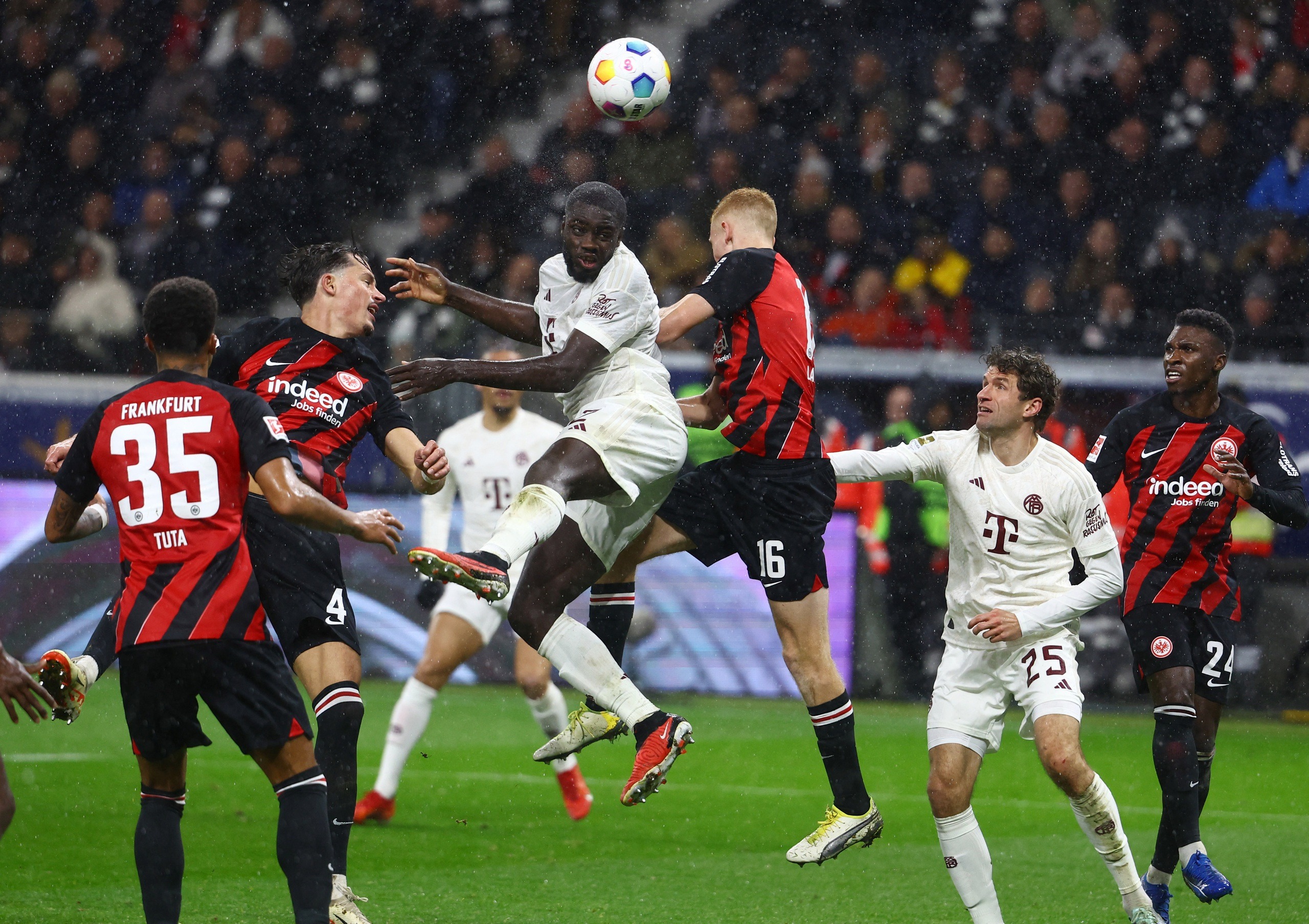 Nhận định soi kèo Frankfurt vs Bayern lúc 22h30 ngày 6/10/2024 nhan-dinh-soi-keo-frankfurt-vs-bayern-luc-22h30-ngay-6-10-2024-1